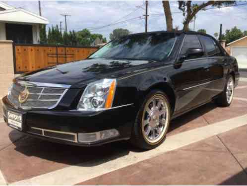 Cadillac DTS (2010)