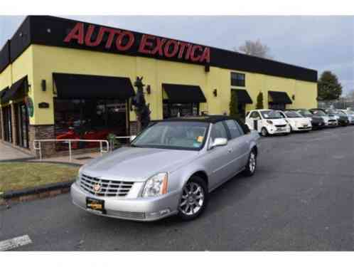 Cadillac DTS Luxury Collection -- (2010)