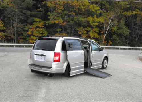 Chrysler Town & Country (2010)