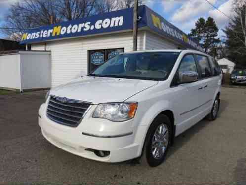 Chrysler Town & Country Limited (2010)