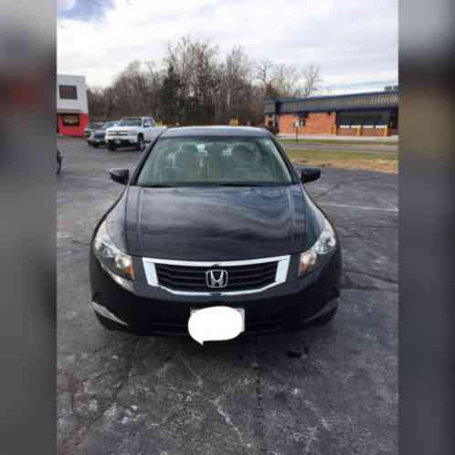 Honda Accord LX (2010)