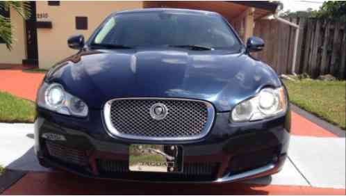 Jaguar XF Luxury Sedan 4-Door (2010)