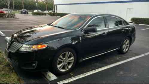 Lincoln MKS Base Sedan 4-Door (2010)