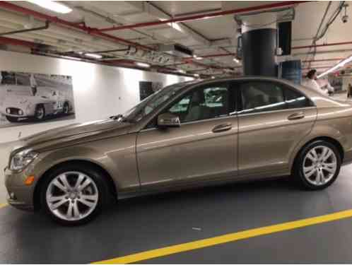 Mercedes-Benz C-Class Luxury Sedan (2010)