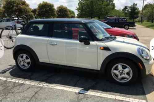 2010 Mini Cooper Base Hatchback 2-Door