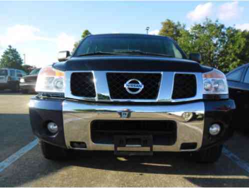 Nissan Titan SE (2010)