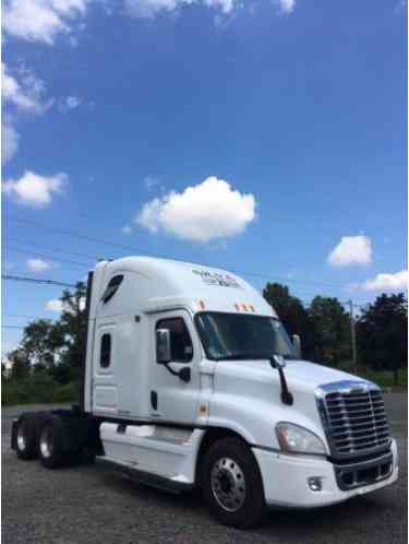 2010 Other Makes Cascadia 125 Tractor Truck - Long Conventional