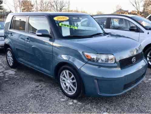 Scion xB Base Wagon 4-Door (2010)