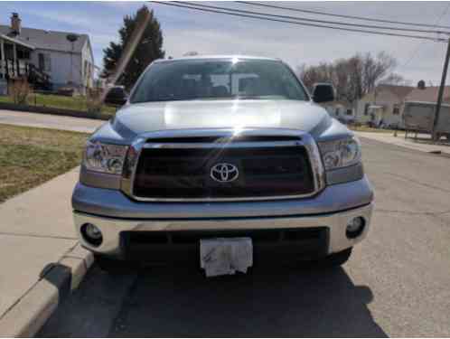 Toyota Tundra SR5 Extended Crew Cab (2010)