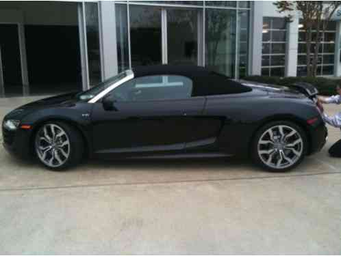 2011 Audi R8 Spyder Convertible 2-Door