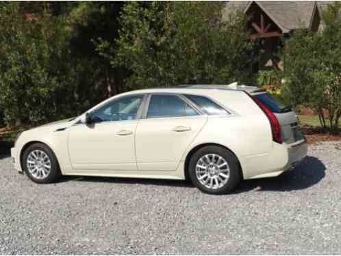 Cadillac CTS Base Wagon 4-Door (2011)