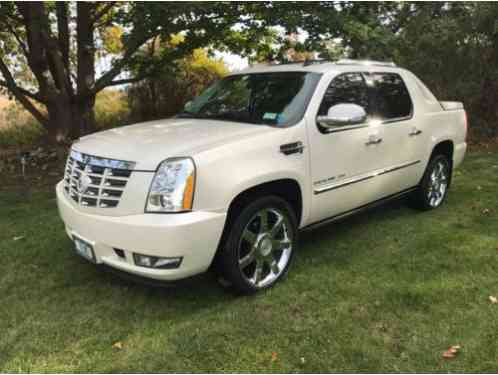 Cadillac Escalade LUXURY (2011)