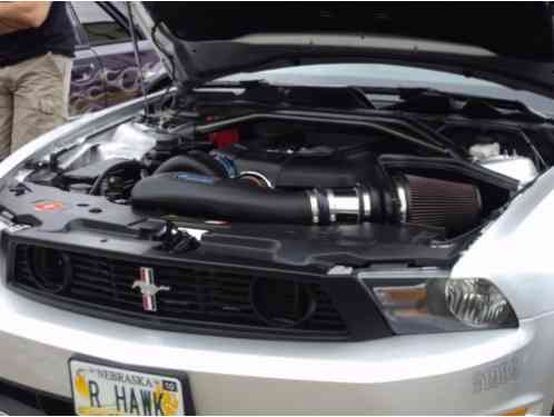 Ford Mustang premium package (2011)