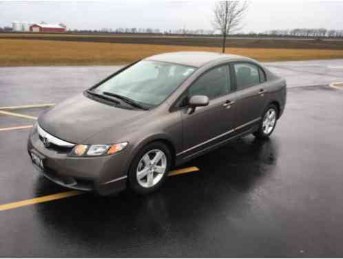 Honda Civic LX (2011)