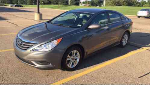 Hyundai Sonata GLS Sedan 4-Door (2011)