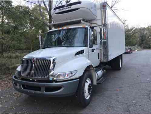 INTERNATIONAL 4300 BOX TRUCK (2011)