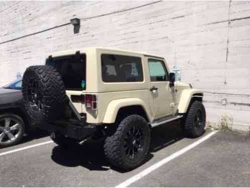 Jeep Wrangler Sahara (2011)