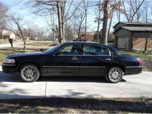 Lincoln Town Car (2011)