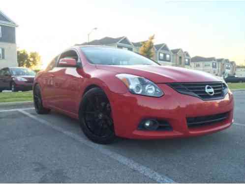 2011 Nissan Altima 3. 5 SR Coupe