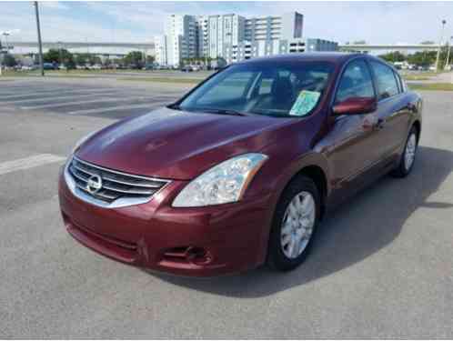 Nissan Altima Base Sedan 4-Door (2011)