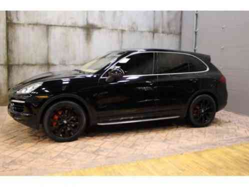 Porsche Cayenne Turbo -- (2011)