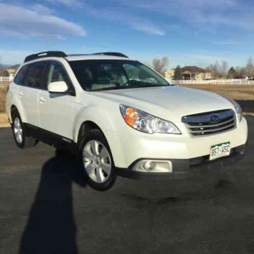 Subaru Outback 2. 5i Premium Wagon (2011)