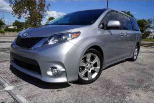 Toyota Sienna SE Loaded Clean RES (2011)