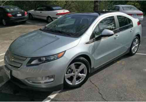 2012 Chevrolet Volt Premium w/ Navigation & LEP