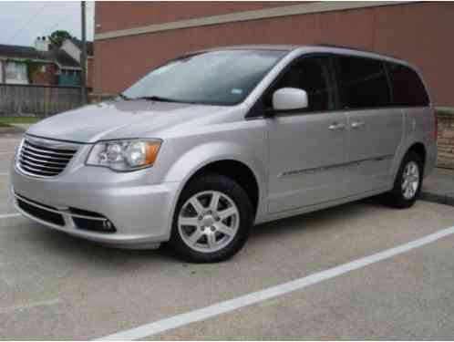 Chrysler Town and Country Touring (2012)