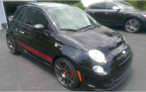 Fiat 500 Abarth Hatchback 2-Door (2012)