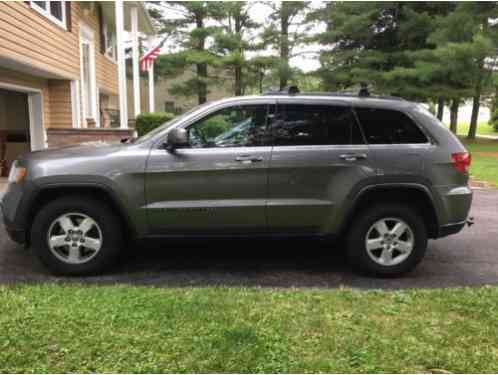 Jeep Grand Cherokee Laredo (2012)