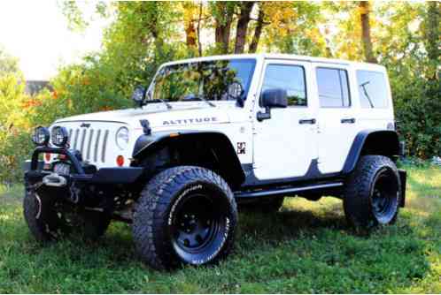 Jeep Wrangler Unlimited Altitude (2012)