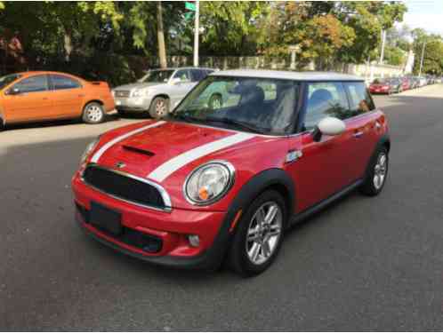 Mini Cooper Coupe S Coupe 2-Door (2012)