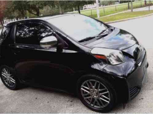 Scion iQ (2012)