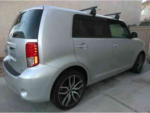 Scion xB Base Wagon 4-Door (2012)