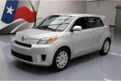 Scion xD Base Hatchback 5-Door (2012)