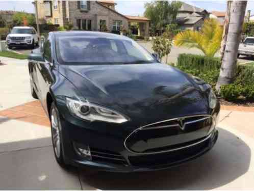 Tesla Model S (2012)