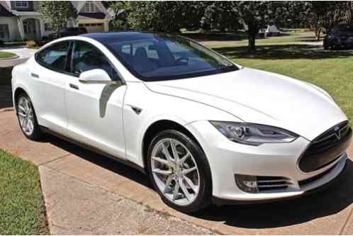 Tesla Model S Signature 85 4 Door (2012)