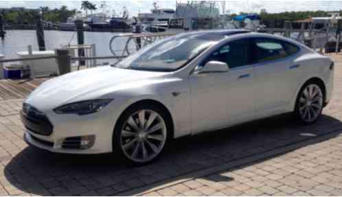 Tesla Model S Signature Series (2012)