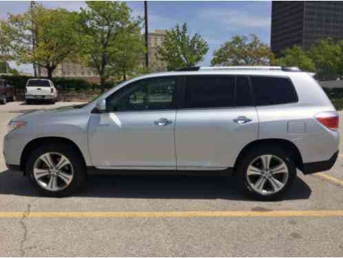 Toyota Highlander Limited (2012)