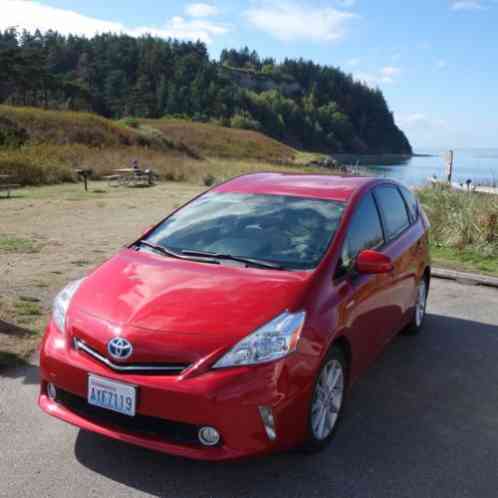 Toyota Prius V (2012)