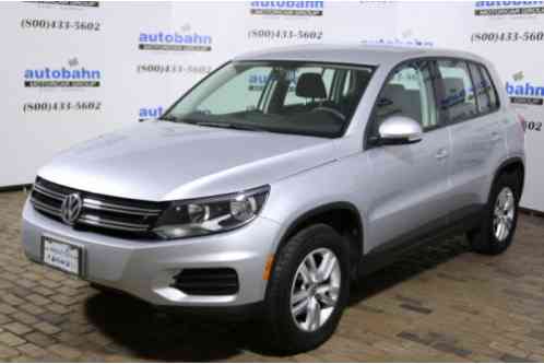 Volkswagen Tiguan S (2012)