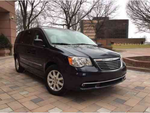 Chrysler Town & Country TOURING (2013)