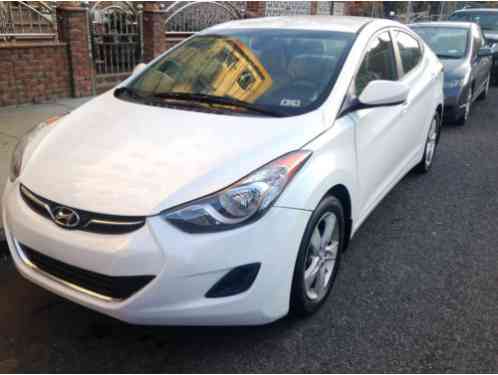 Hyundai Elantra , NO RESERVE !! (2013)