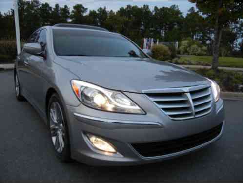 2013 Hyundai Genesis 3. 8 Sedan 4-Door