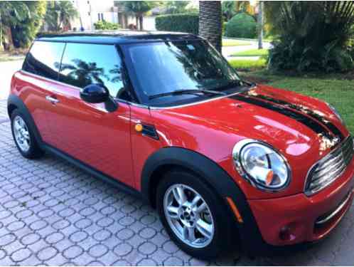 Mini Cooper 2-Door (2013)