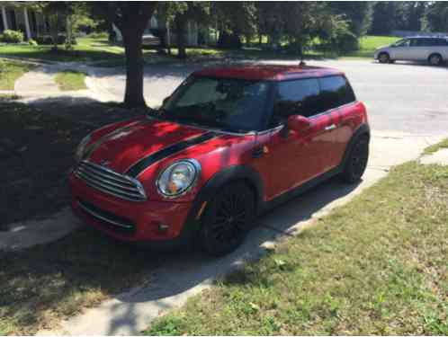 Mini Cooper Coupe Coupe 2-Door (2013)