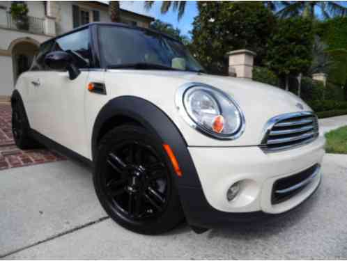 Mini Cooper Coupe Coupe 2-Door (2013)