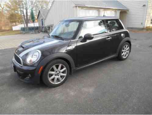 2013 Mini Cooper Silver Bonnet stripes