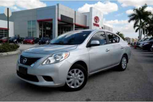 Nissan Versa SV (2013)